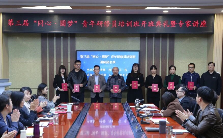 1983330347525165056.jpg 120da5a868aba87210e98fdadd952d03.jpg