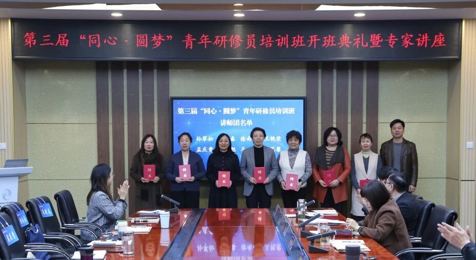 1983330357771849728.jpg 40e828bbfa4f7de012c75778227a531f.jpg