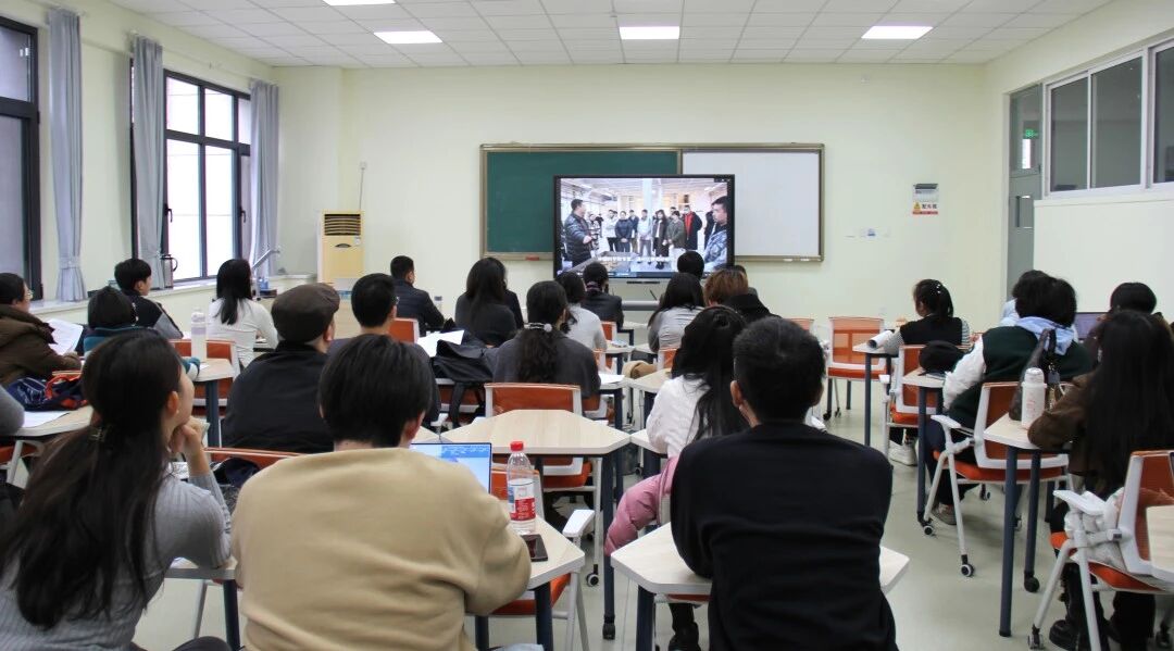 1995659384008298496.jpg 956304c84b4b00814fcec4f3b1dadff1.jpg