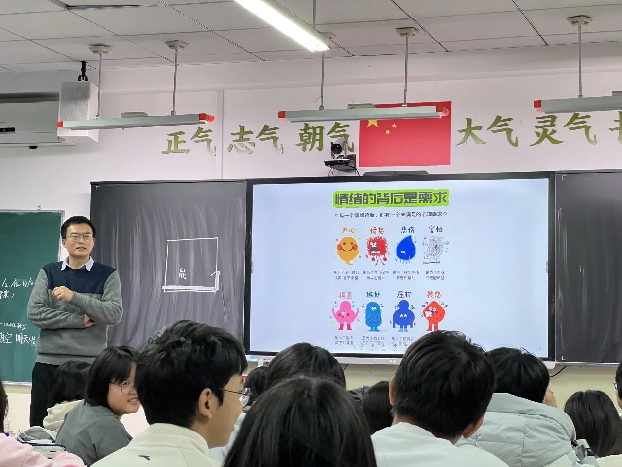 2028377966039093248.jpg d733aa50494904fd1c68ff1441569ac6.jpg