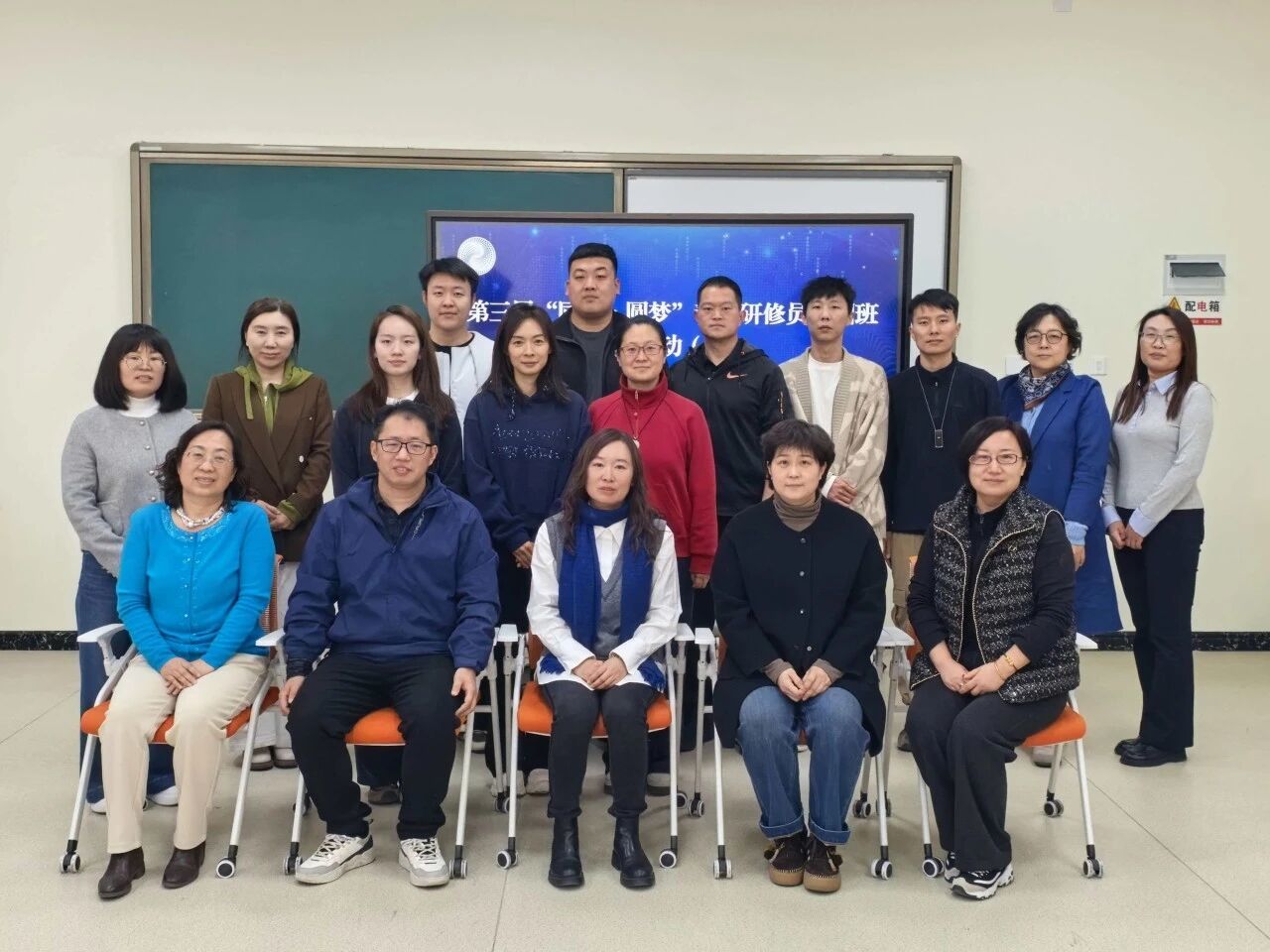 2037075108224126976.jpg abd795c88015c0c509dd1e72968e1b25.jpg